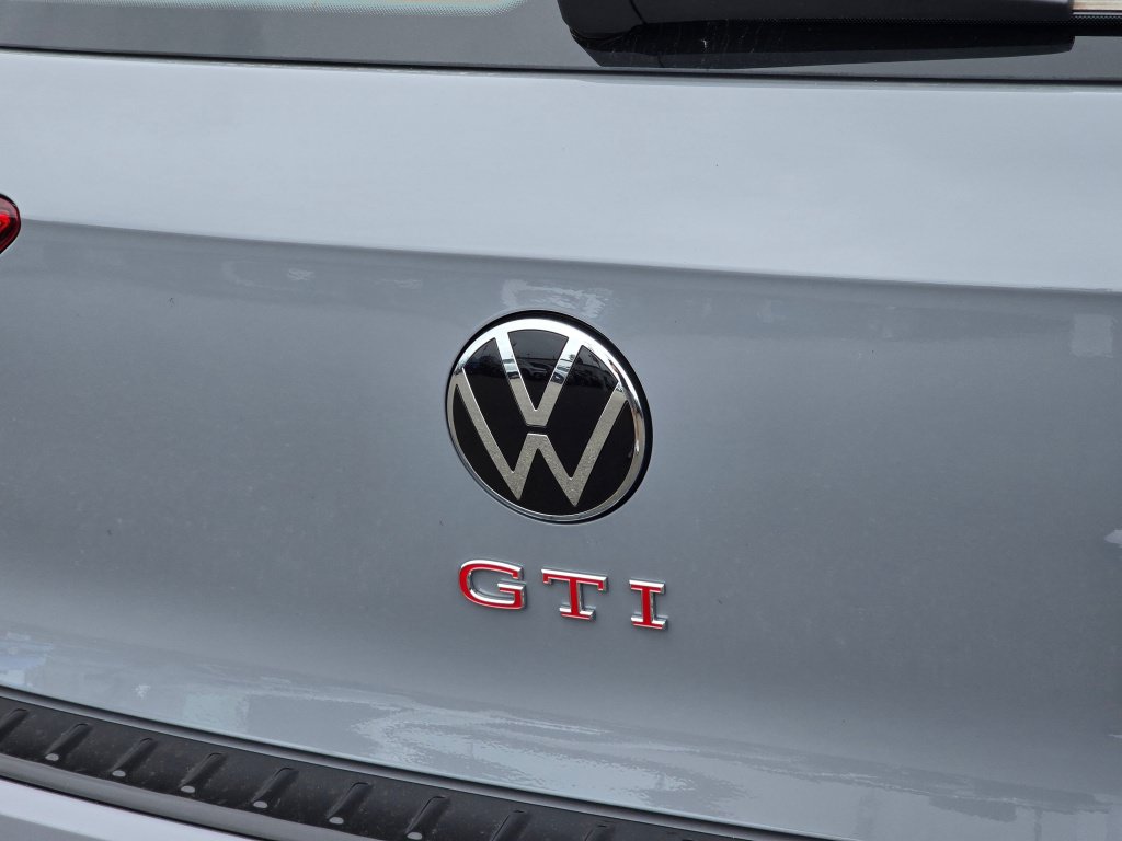 New 2026 Volkswagen GTI SE FWD image 14