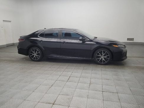 Used 2021 Toyota Camry SE FWD image 11