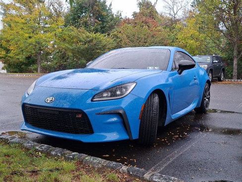 Certified 2023 Toyota GR86 image 3