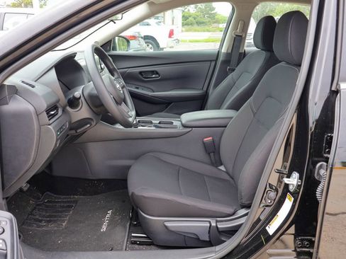 Certified 2025 Nissan Sentra S FWD image 7