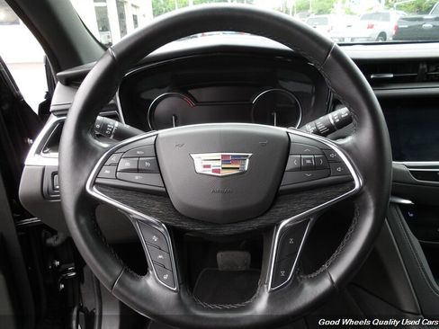 Used 2020 Cadillac XT5 Premium Luxury AWD/4WD image 16