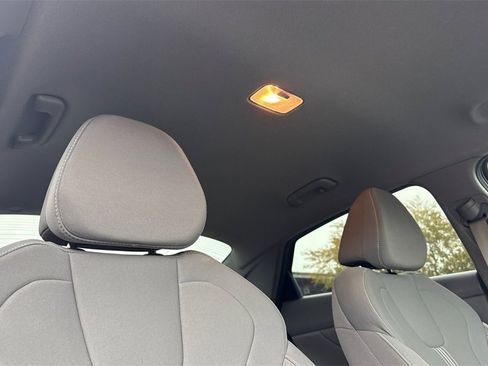 Used 2023 Hyundai Elantra SEL w/ Convenience Package image 18