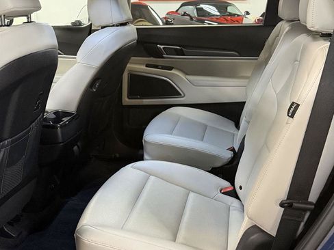 Used 2025 Kia Telluride S FWD image 39