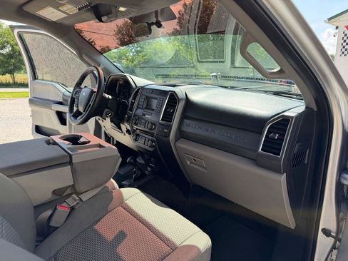Used 2017 Ford F250 XLT w/ XLT Value Package AWD/4WD image 18