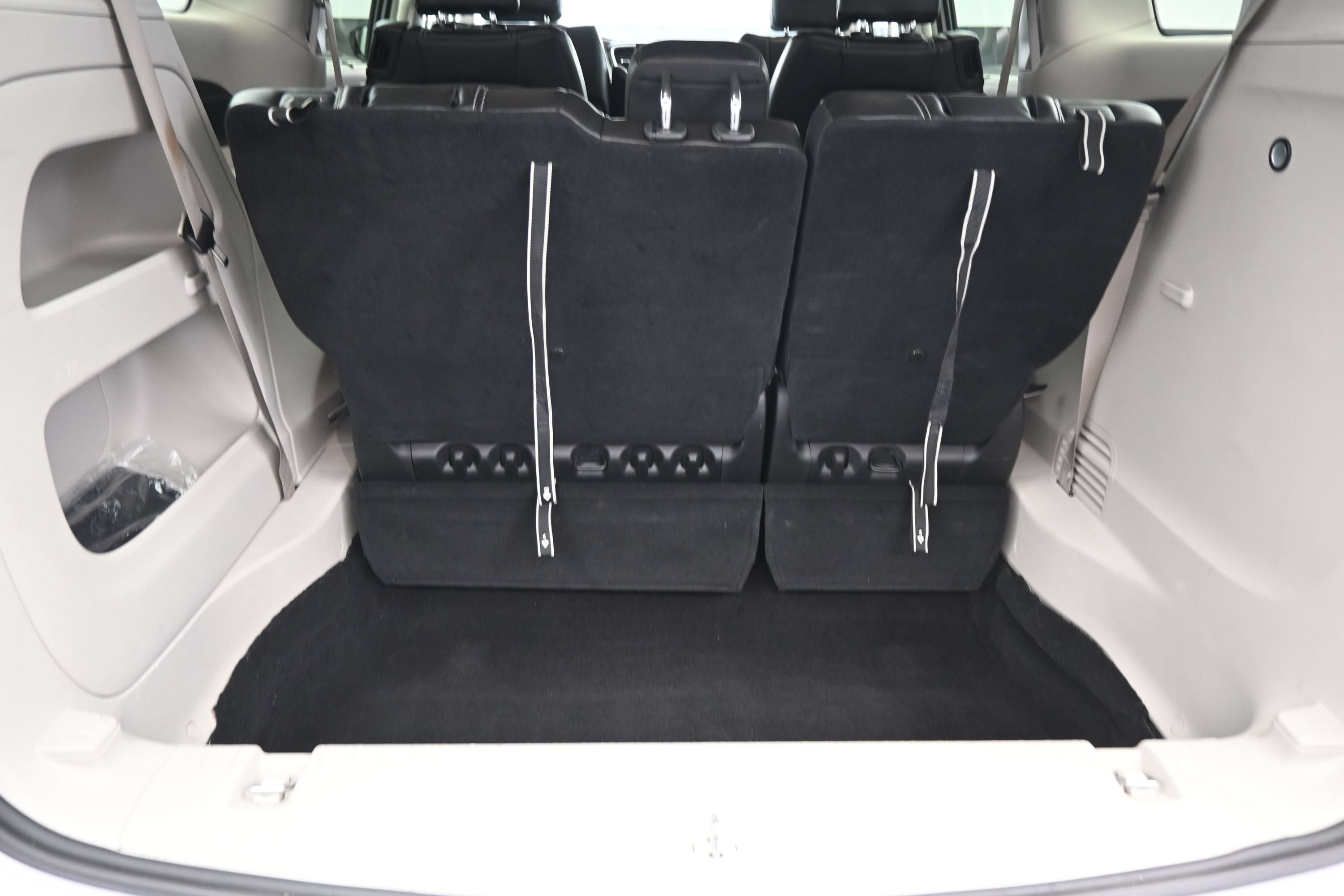 Used 2024 Chrysler Pacifica Touring-L FWD image 16
