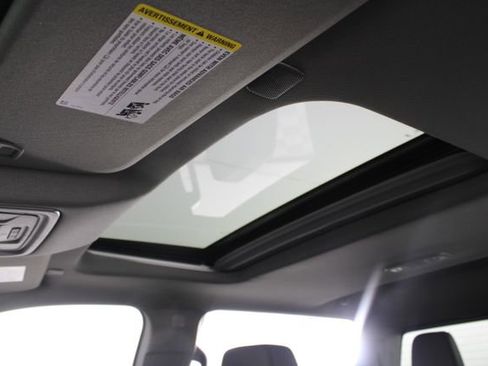 New 2026 GMC Sierra 1500 SLT image 10