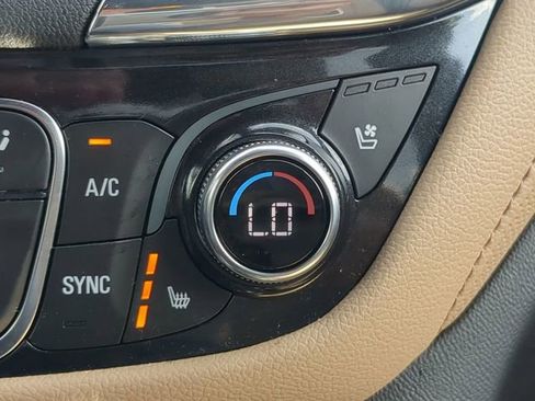 Used 2022 Chevrolet Equinox Premier FWD image 27
