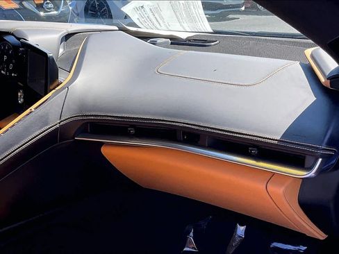 Used 2021 Chevrolet Corvette Stingray Premium Cpe w/ Z51 Performance Package image 17