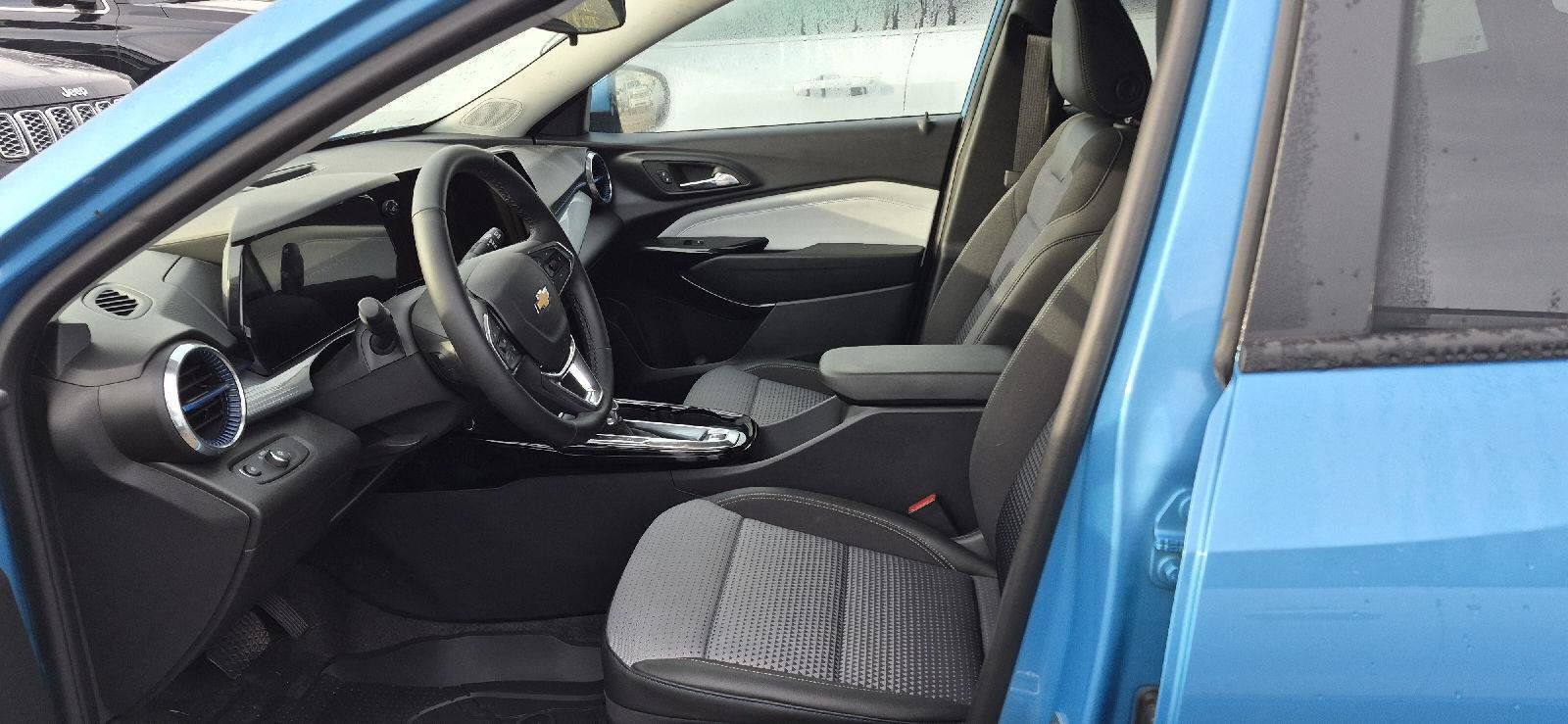 Used 2026 Chevrolet Trax LT w/ Driver Confidence Package FWD image 6