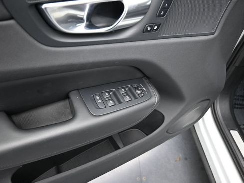 Used 2025 Volvo XC60 B5 Plus AWD/4WD image 16