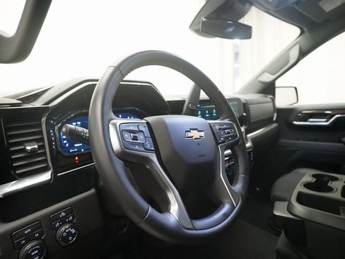 Used 2023 Chevrolet Silverado 1500 LT image 8