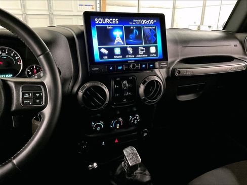 Used 2016 Jeep Wrangler Unlimited Sport w/ Quick Order Package 23S AWD/4WD image 6