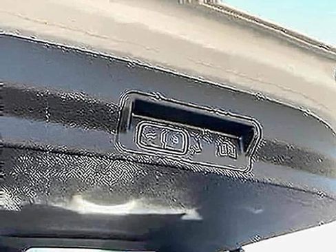 Used 2023 Ford Explorer Limited AWD/4WD image 9