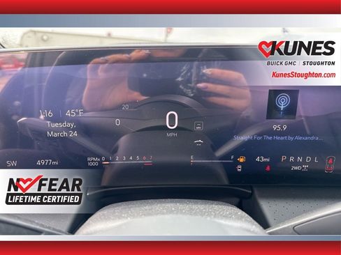 Used 2025 Buick Enclave Avenir w/ Trailering Package, 5000 lbs. AWD/4WD image 29