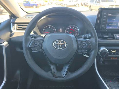 Used 2022 Toyota RAV4 LE AWD/4WD image 11