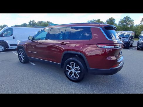 Used 2024 Jeep Grand Cherokee L Limited AWD/4WD image 6