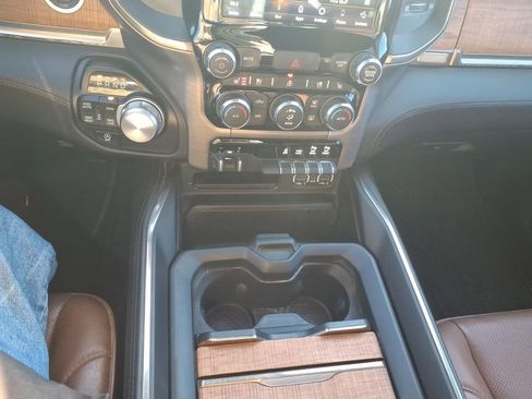 Used 2021 RAM 1500 Limited w/ Body Color Bumper Group image 16