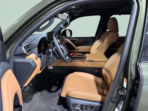 Used 2025 Lexus LX 600 4WD w/ Interior Upgrade Package image 27