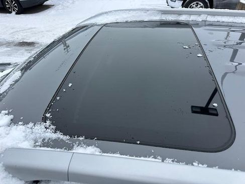 Used 2022 Hyundai Venue SEL w/ Cargo Package image 15