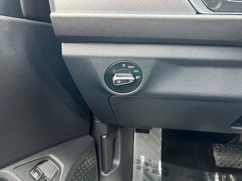 Used 2024 Volkswagen Jetta SE image 16