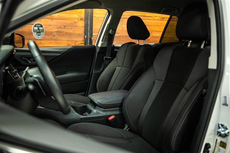 Used 2025 Subaru Outback Premium AWD/4WD image 10
