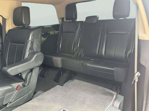 Used 2023 Ford Expedition XLT AWD/4WD image 42