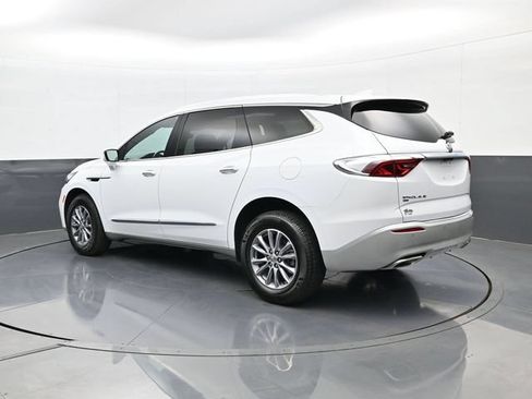 Used 2023 Buick Enclave Essence AWD/4WD image 7