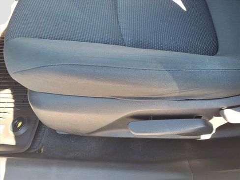 Used 2020 Toyota RAV4 LE image 17