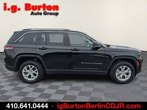 Used 2023 Jeep Grand Cherokee Limited AWD/4WD image 7