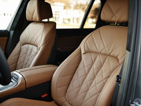 New 2026 BMW X7 xDrive40i w/ M Sport Package image 24