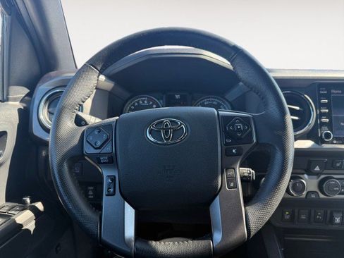 Used 2023 Toyota Tacoma TRD Off-Road w/ TRD Premium Off Road Package AWD/4WD image 10