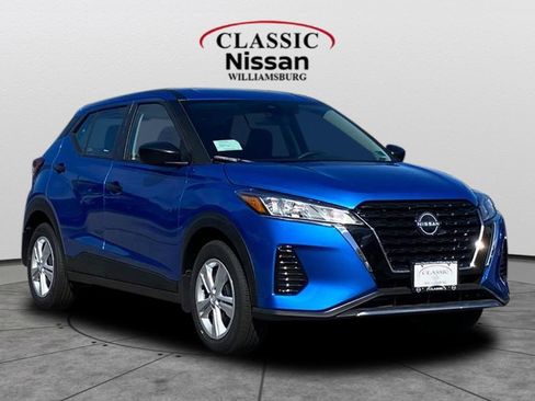 New 2025 Nissan Kicks S image 1