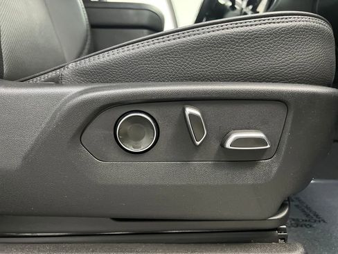 Used 2025 GMC Yukon Denali image 25