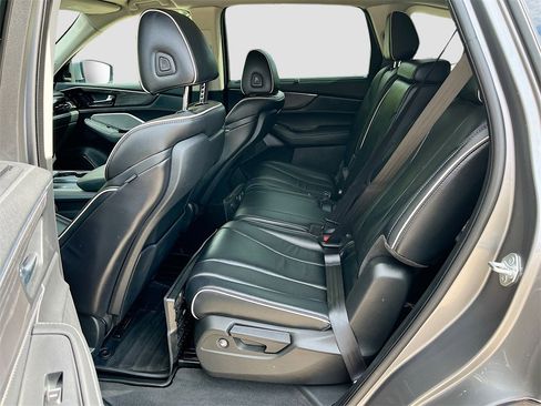 Used 2023 Acura MDX Advance image 26