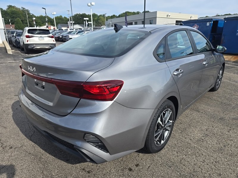 Used 2023 Kia Forte LXS w/ LXS Technology Package FWD image 8
