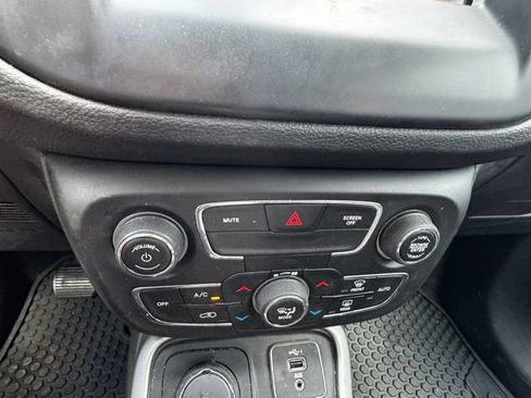 Used 2021 Jeep Compass Latitude w/ Convenience Group AWD/4WD image 20