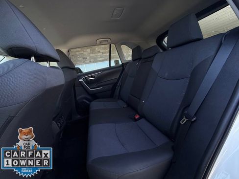 Used 2025 Toyota RAV4 XLE FWD image 21