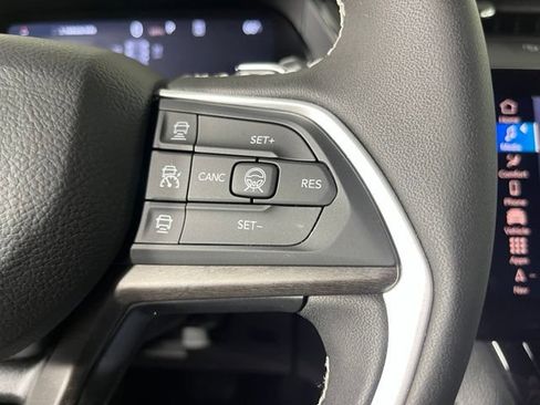 Used 2026 Jeep Grand Cherokee Limited w/ Limited Altitude Package AWD/4WD image 22
