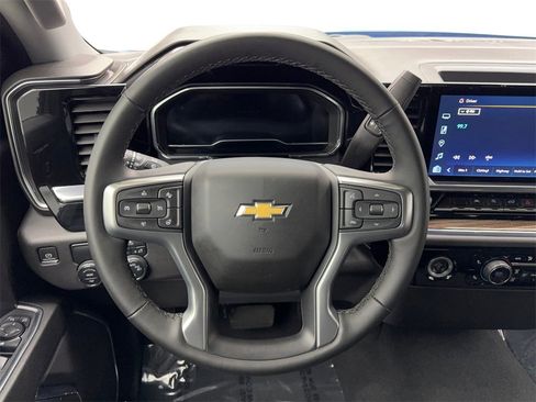 Used 2024 Chevrolet Silverado 1500 LT image 55