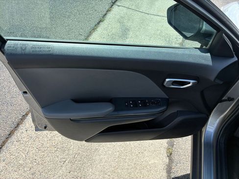 Used 2025 Kia K4 LXS image 18