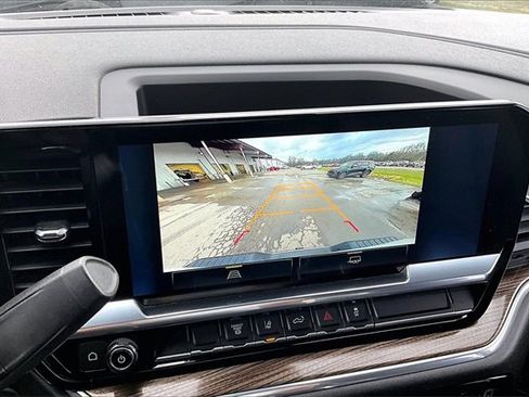 Used 2024 Chevrolet Silverado 3500 LT w/ Convenience Package image 15