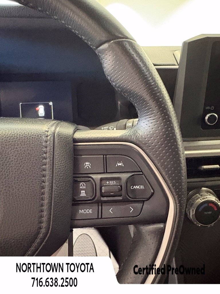 Used 2025 Toyota 4Runner SR5 AWD/4WD image 15