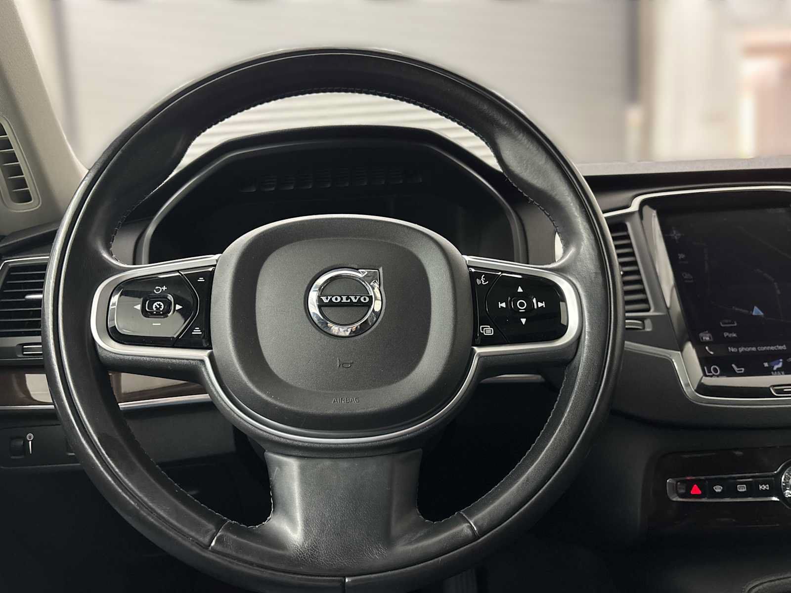 Used 2019 Volvo XC90 T6 Momentum AWD/4WD image 11