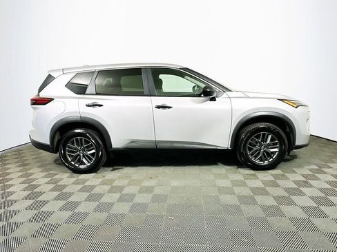 Used 2024 Nissan Rogue S image 9
