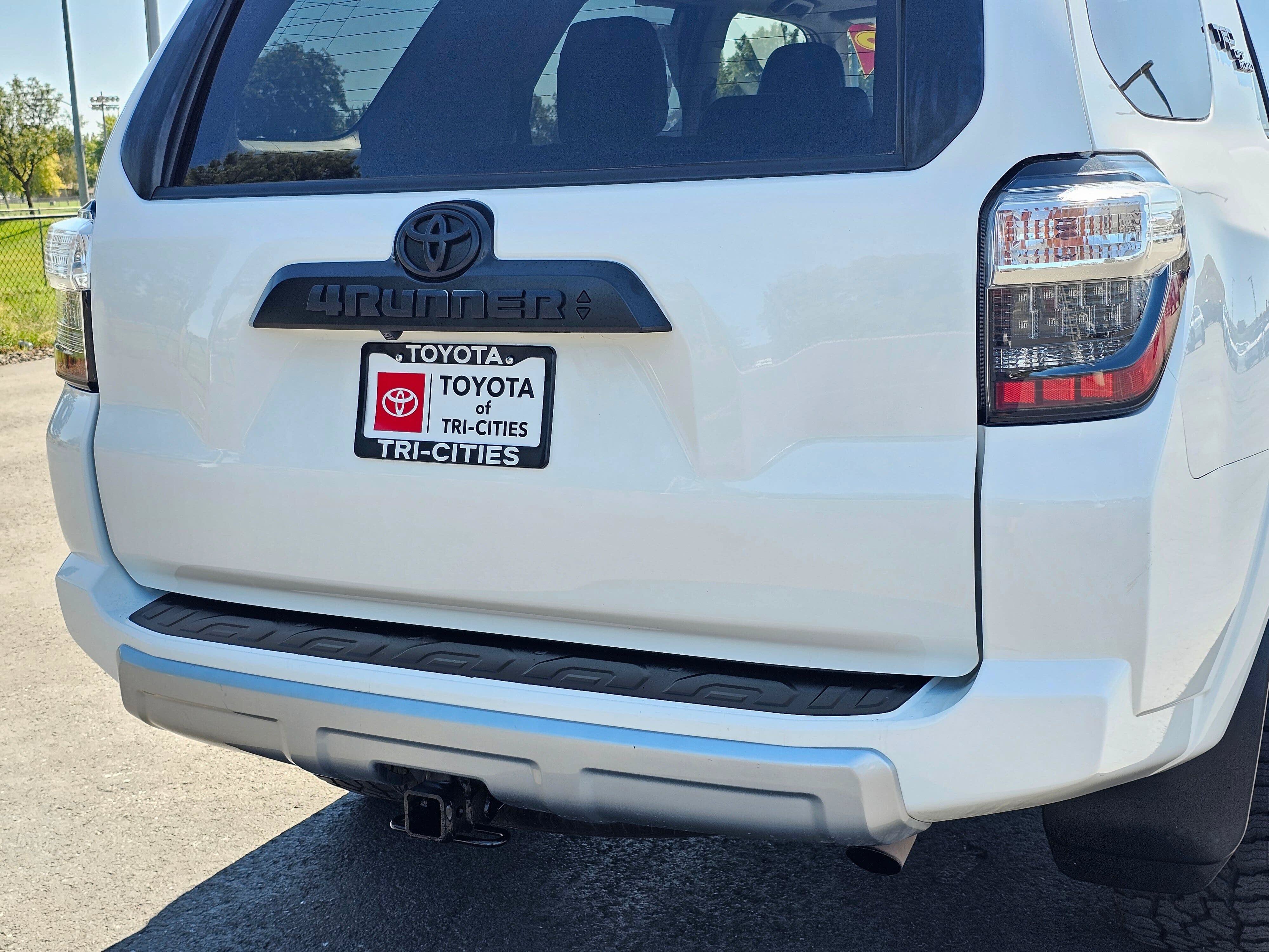Used 2020 Toyota 4Runner TRD Off-Road Premium w/ Moonroof Package AWD/4WD image 13
