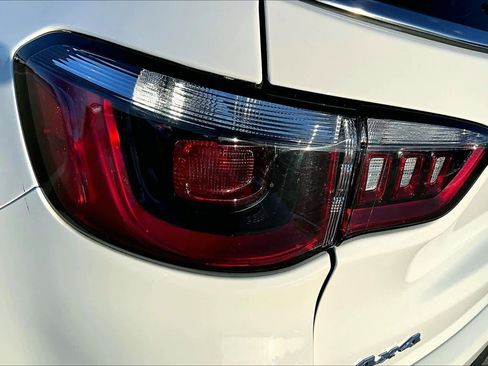 Used 2025 Jeep Compass Limited image 25