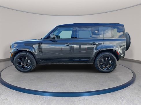 New 2026 Land Rover Defender 110 X-Dynamic SE image 8