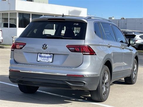 Used 2022 Volkswagen Tiguan SE image 4