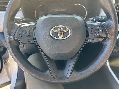 Used 2024 Toyota RAV4 XLE AWD/4WD image 8