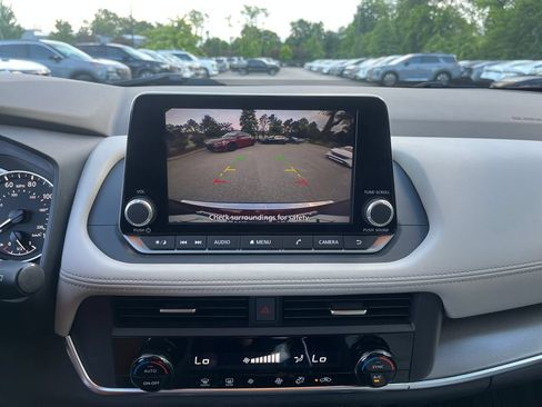 Used 2023 Nissan Rogue SV FWD image 18